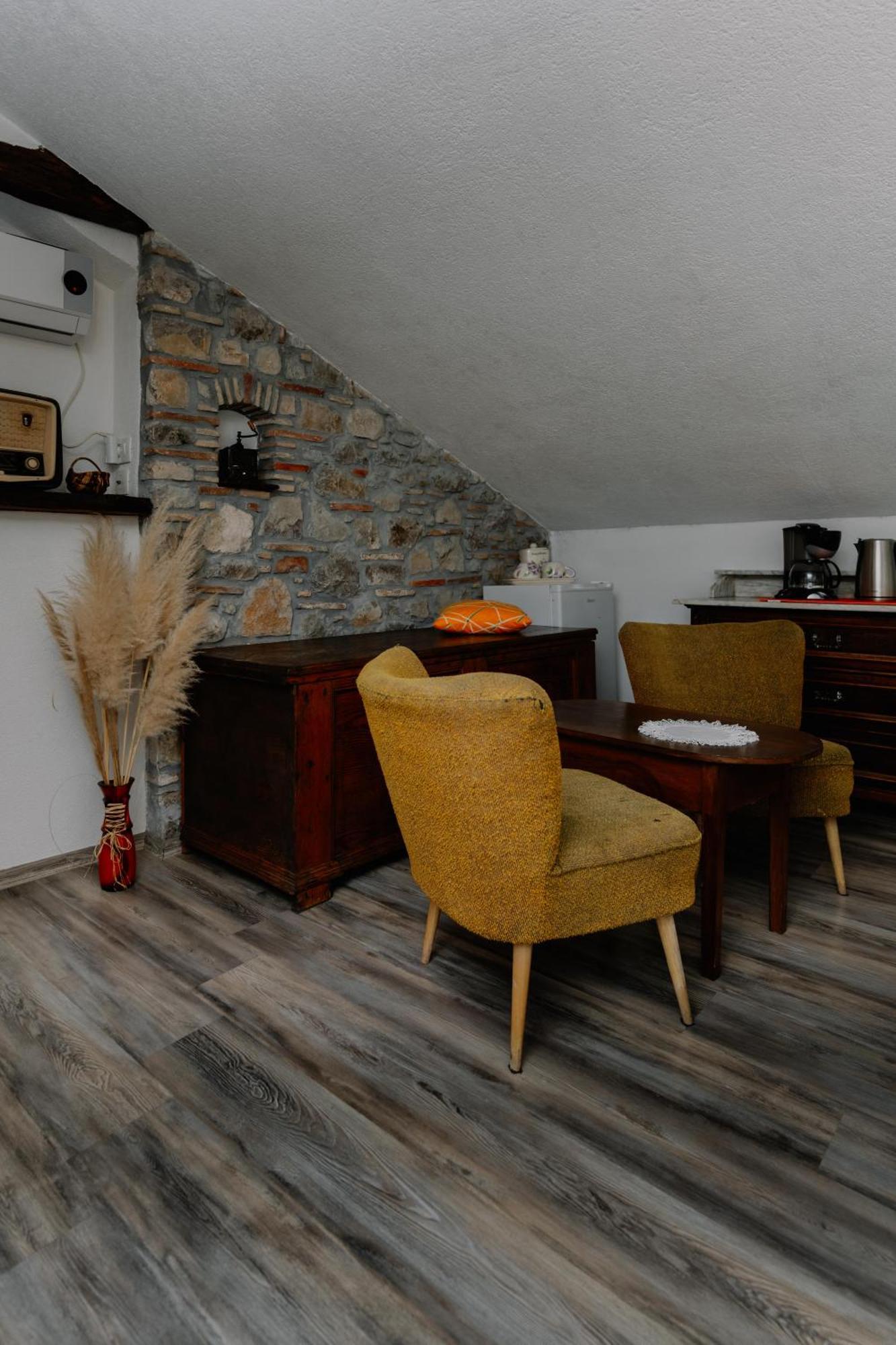 Sweet Room With A Terrace Roč Buitenkant foto